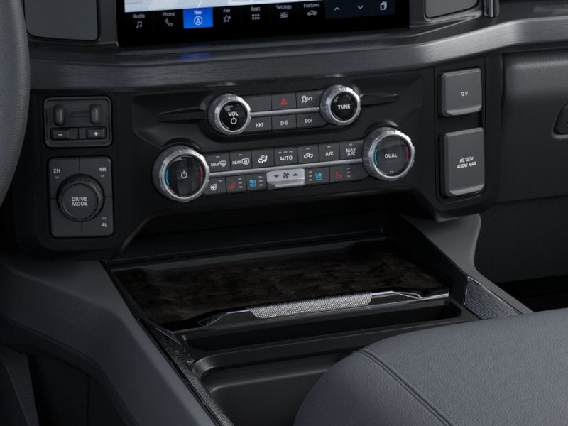 2026 Ford Chassis Cab F-550® LARIAT®