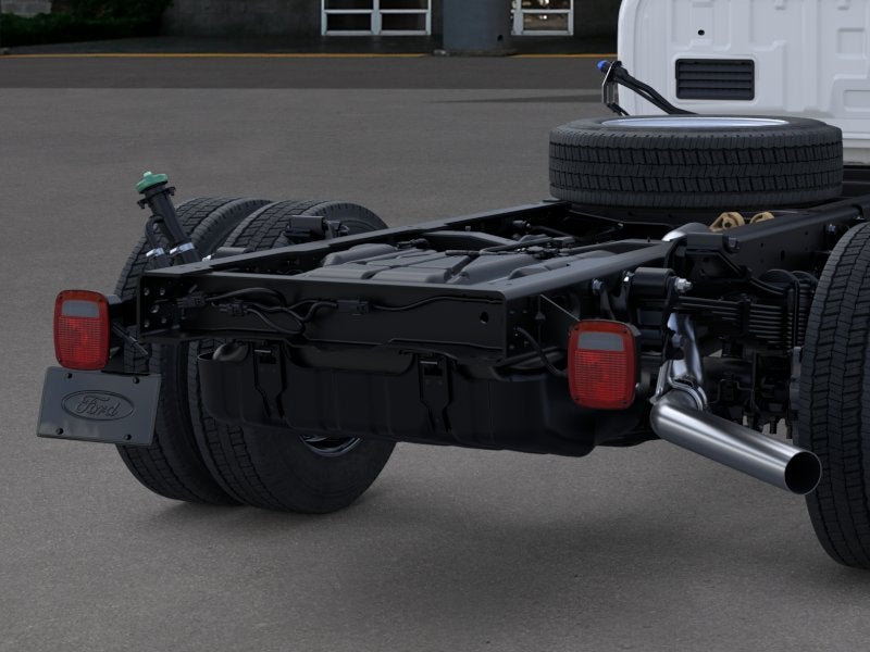 2026 Ford Chassis Cab F-550® LARIAT®