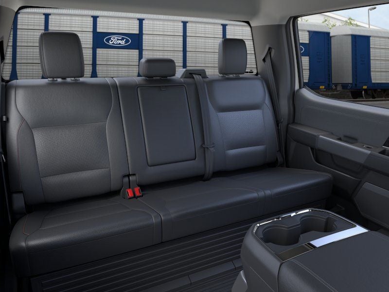 2026 Ford Chassis Cab F-550® LARIAT®