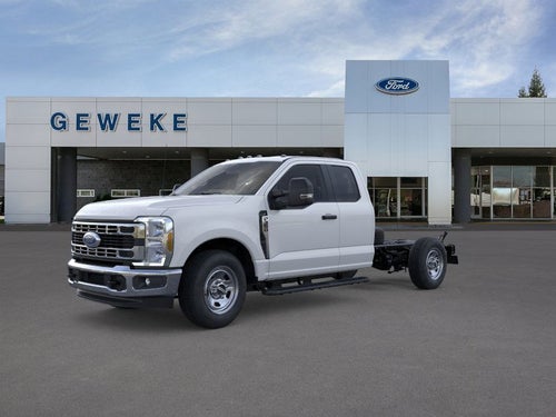 2025 Ford Chassis Cab F-350® XL