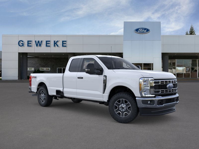 2025 Ford Super Duty F-350® XLT