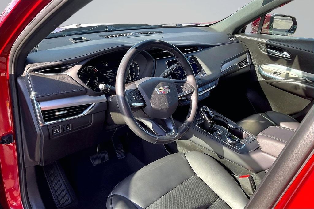 2023 Cadillac XT4 Premium Luxury