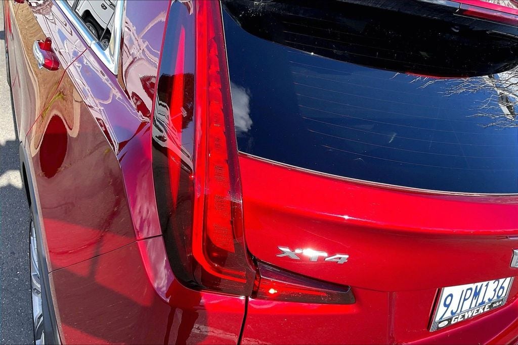 2023 Cadillac XT4 Premium Luxury