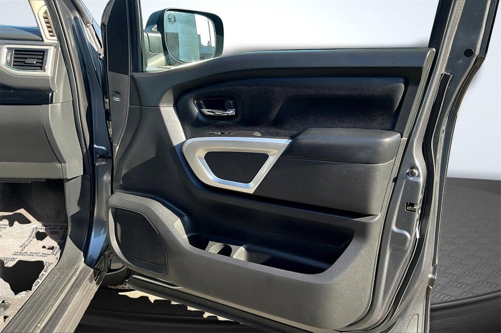 2021 Nissan Titan SV