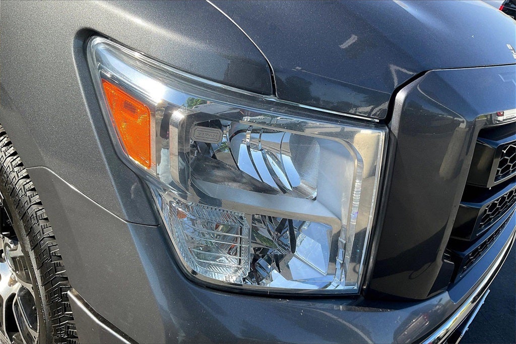 2021 Nissan Titan SV