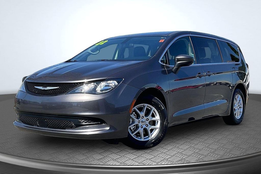 2022 Chrysler Voyager LX