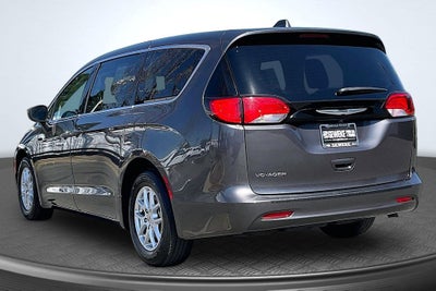 2022 Chrysler Voyager LX