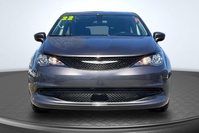 2022 Chrysler Voyager LX