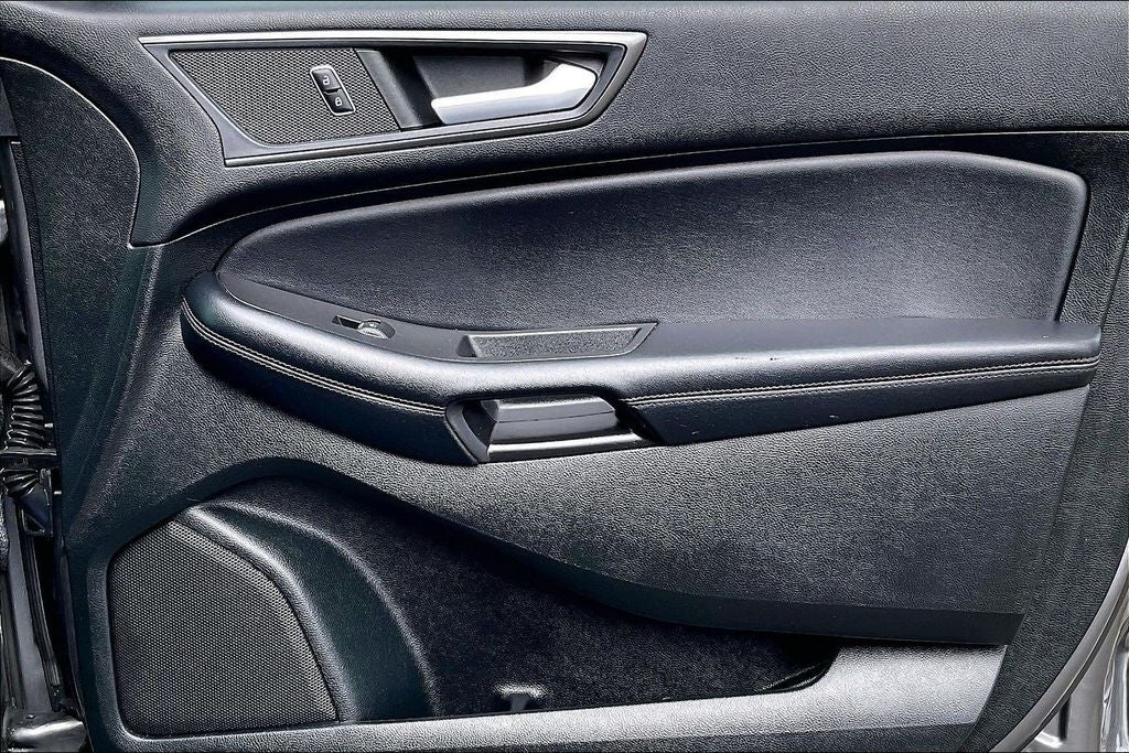 2023 Ford Edge SE