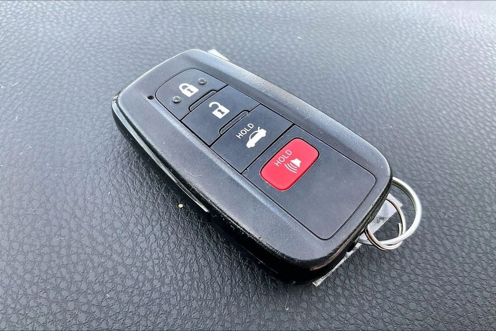 2023 Toyota Camry Hybrid XLE