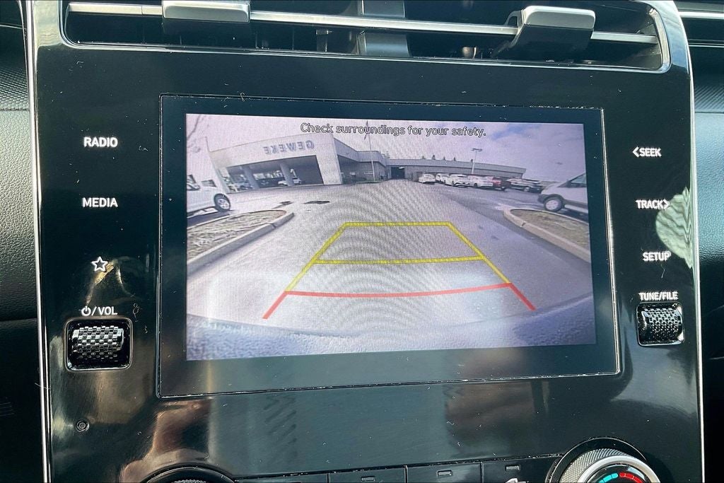 2023 Hyundai Santa Cruz SE