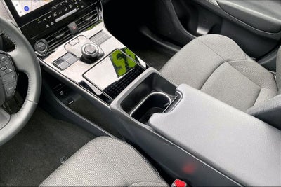 2025 Toyota bZ4X XLE