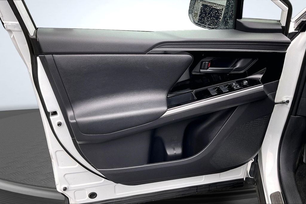 2025 Toyota bZ4X XLE