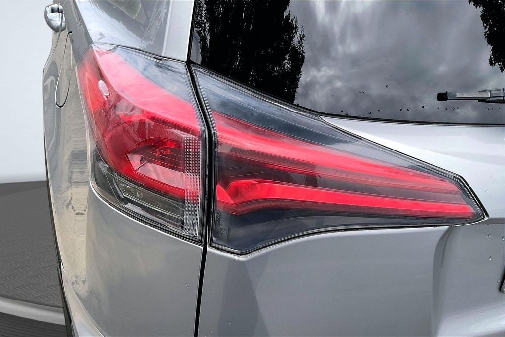 2018 Toyota RAV4 Hybrid XLE