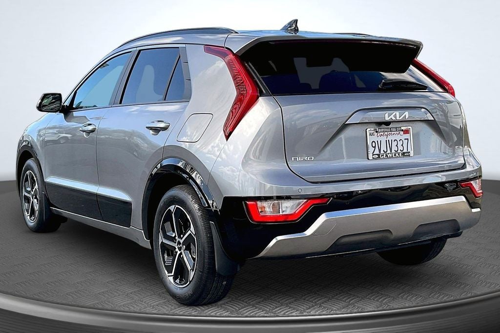 2025 Kia Niro SX
