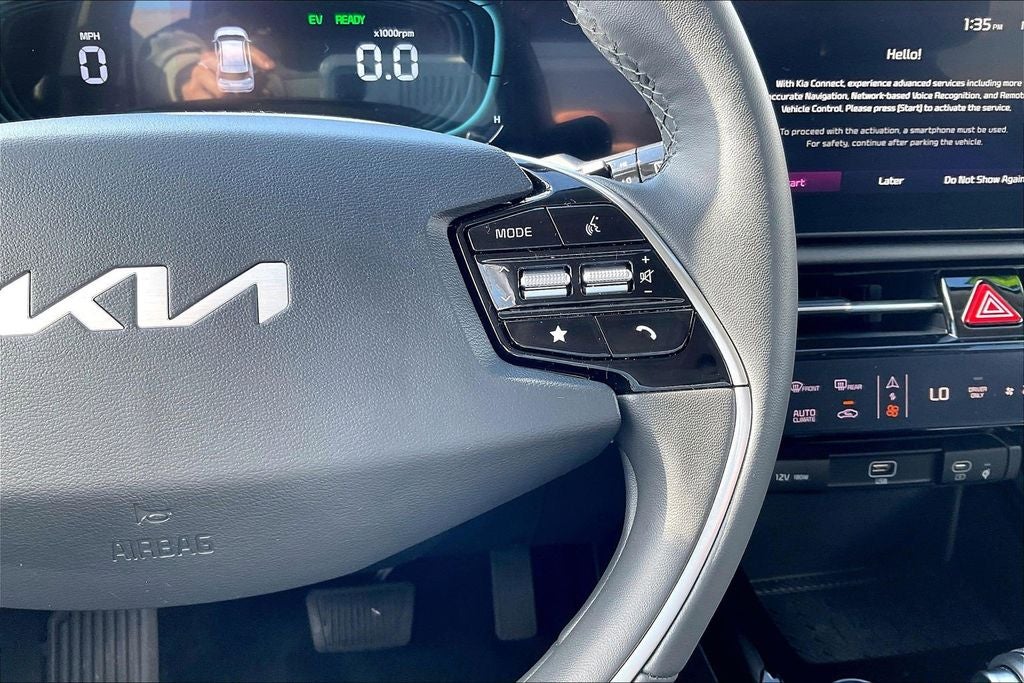 2025 Kia Niro SX