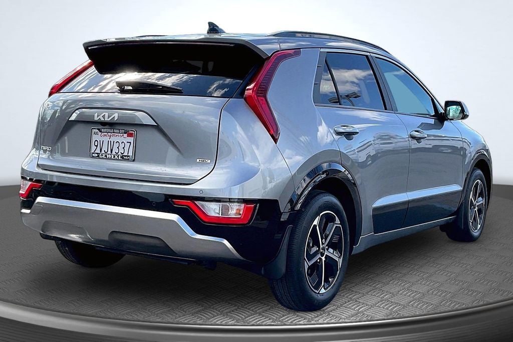 2025 Kia Niro SX