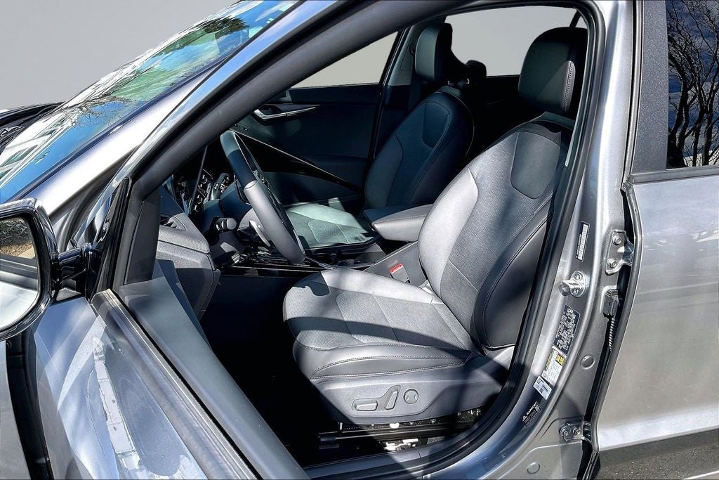 2025 Kia Niro SX